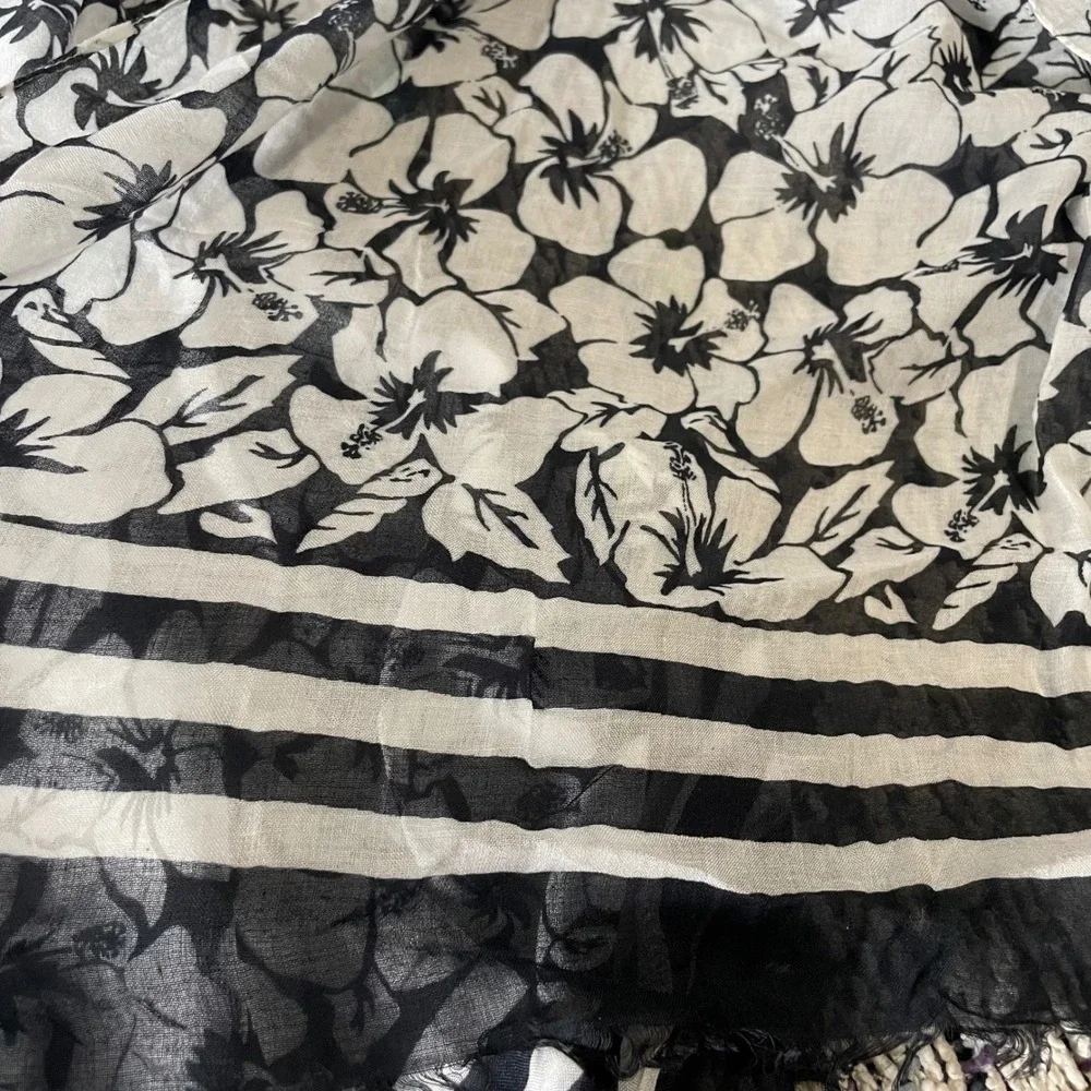 ALLIANCE‎ deep navy white hibiscus floral Scarf Wrap Shawl Modal Lightweight